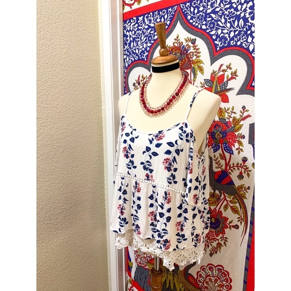 π Beautiful flower picnic top - Picture 4 of 11